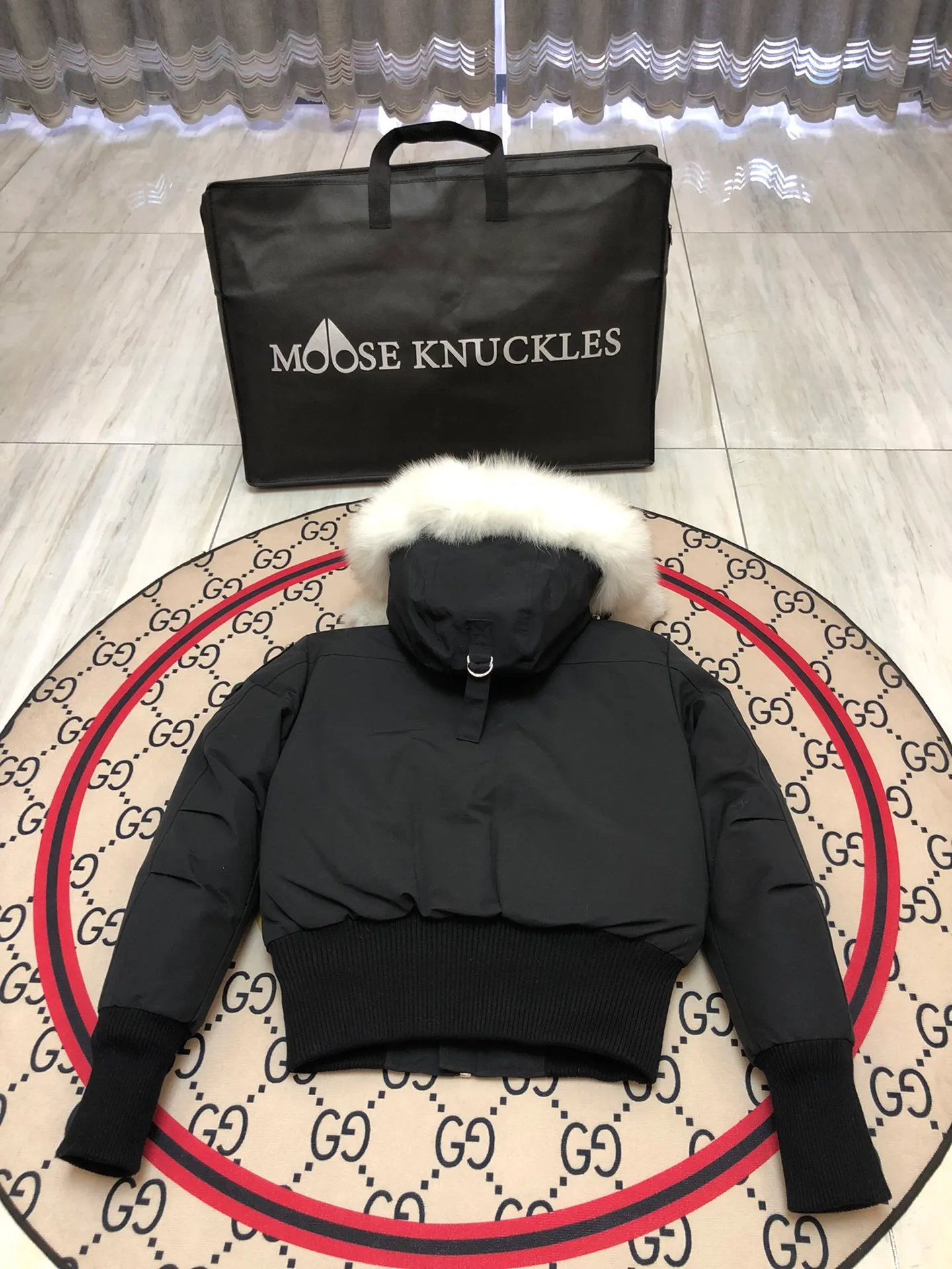 ：Y 117 ：Black Red Cream White 🇨🇦Moose knuckles/ 03/ ： / （ ） Moose knuckles . 2007 🇨🇦 ！ Premium ， 。 ， -15000 ！ ，LOGO ✂️. ！ . ！ MONCLER/ Canada Goose/ ，Moose knuckles 2019 …… ✂️ 90% ， ！ ✂️ ， ! ✂️ YKK， ， ！ ✂️ ， . ！ ✂️ 3D ， ⚠️Size:xs-xl